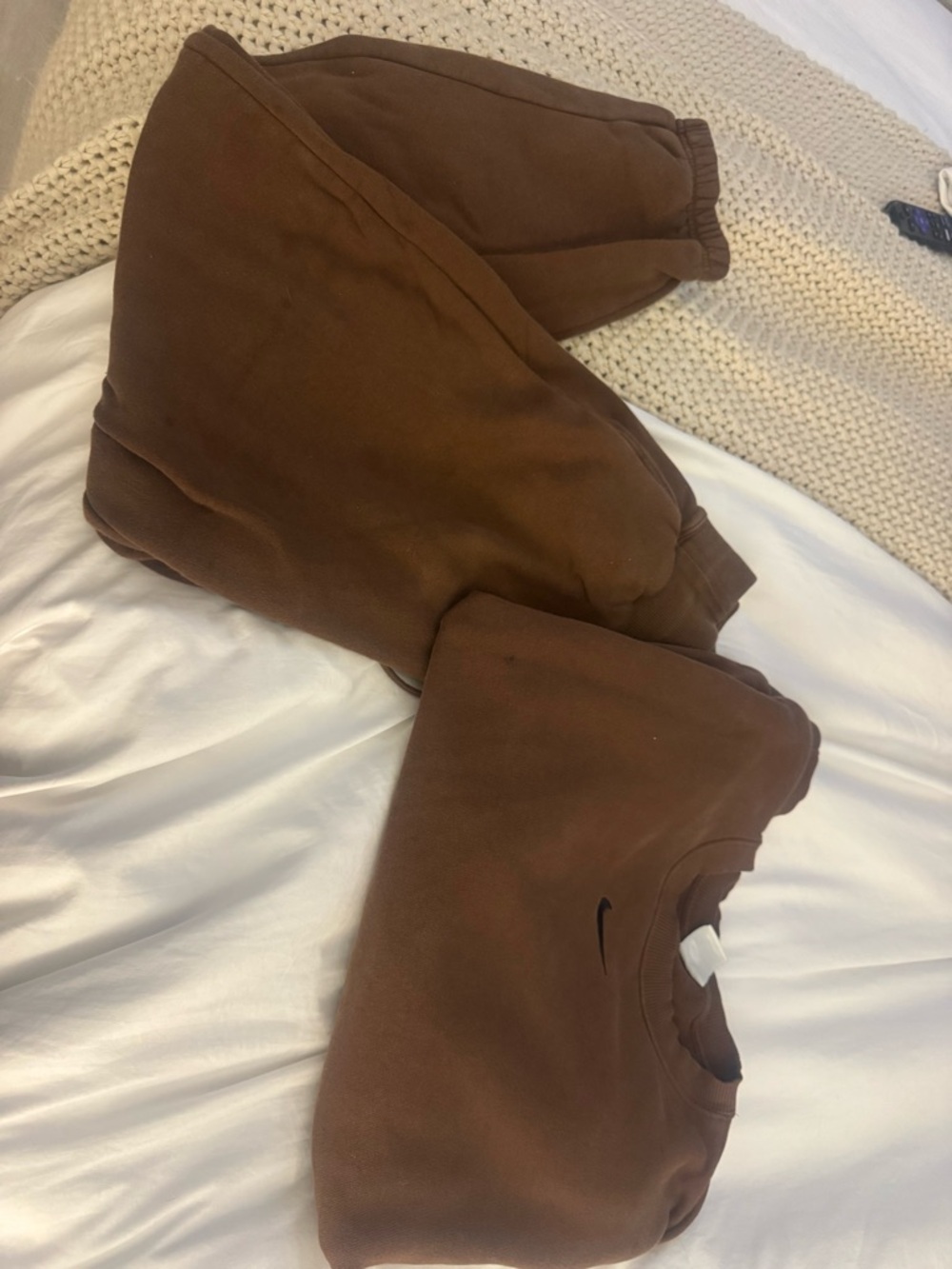 🌊Nike Brown Sweatshirt and Sweatpants Set
